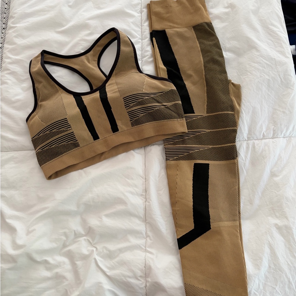 DSG Tan and Black Seamless Sports Bra & Leggings Set